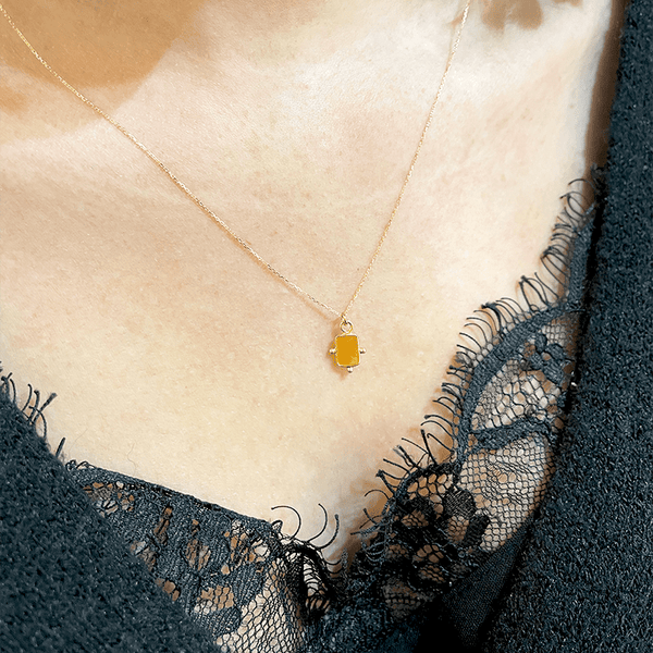 Collier Chaîne Or jaune 18 carats avec pendentif en pierre